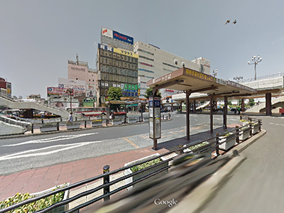 JR宇都宮駅西口を出ます。（目の前にバスロータリーがあります）